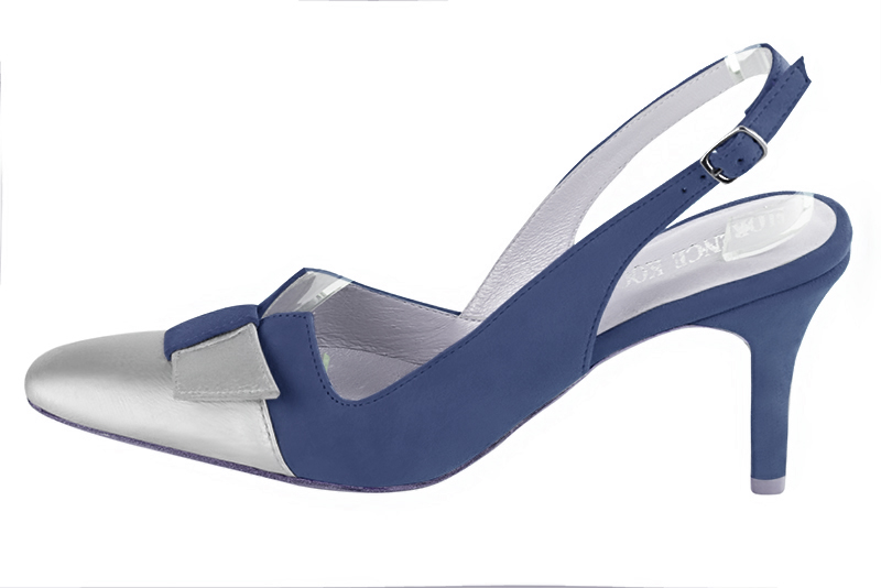 Light silver and prussian blue women's open back shoes, with a knot. Tapered toe. High slim heel. Profile view - Florence KOOIJMAN